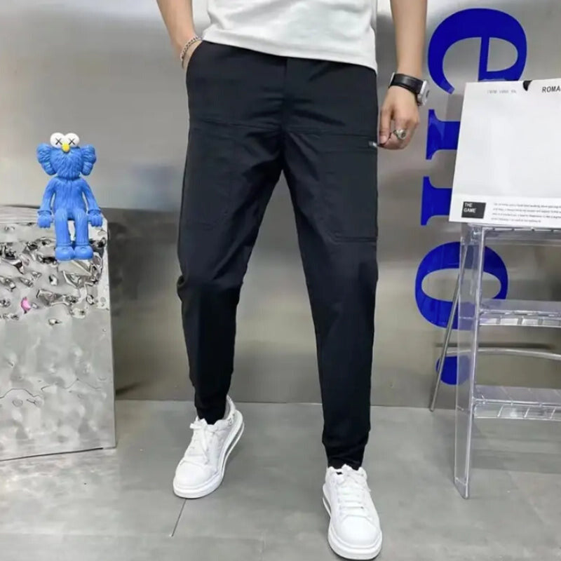 Pantaloni cargo confortabili cu o capacitate mare de depozitare